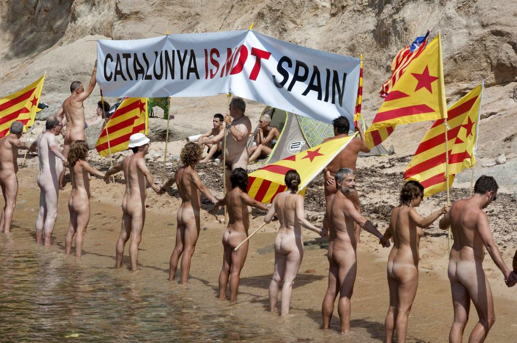 Γυμνή διαμαρτυρία για την ανεξαρτησία της Καταλονίας