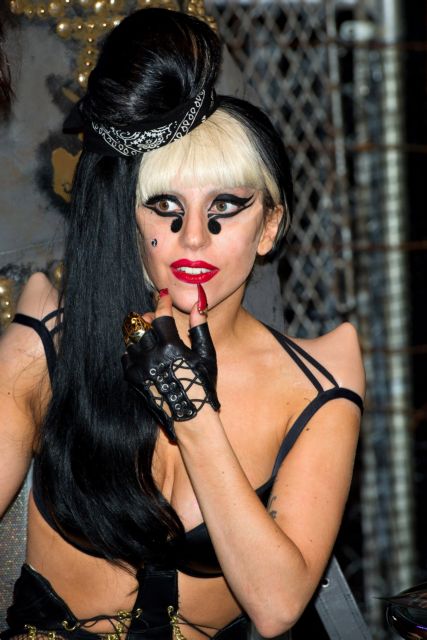 Οι ιντερνετικές διαρροές επέσπευσαν το νέο σινγκλ της Lady Gaga