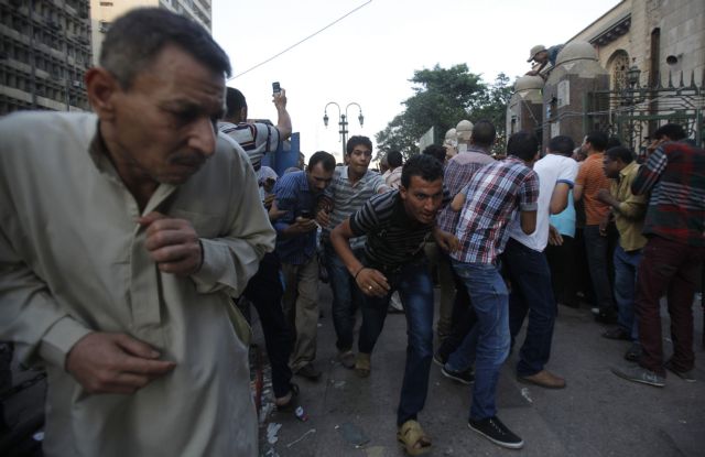 Η ΕΕ θα επανεξετάσει τις σχέσεις της με το Κάιρο αν συνεχιστεί η βία
