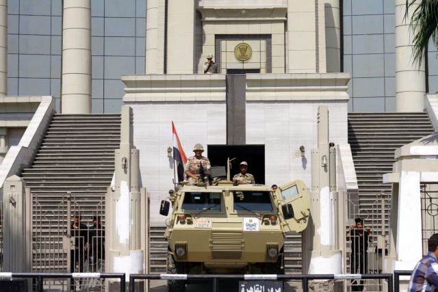 Τουλάχιστον 36 κρατούμενοι σκοτώθηκαν ενώ μεταφέρονταν σε φυλακή του Καΐρου