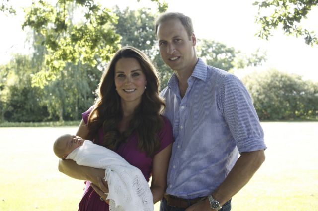 Οι πρώτες φωτογραφίες του νεογέννητου γιου του πριγκιπικού ζεύγους της Βρετανίας