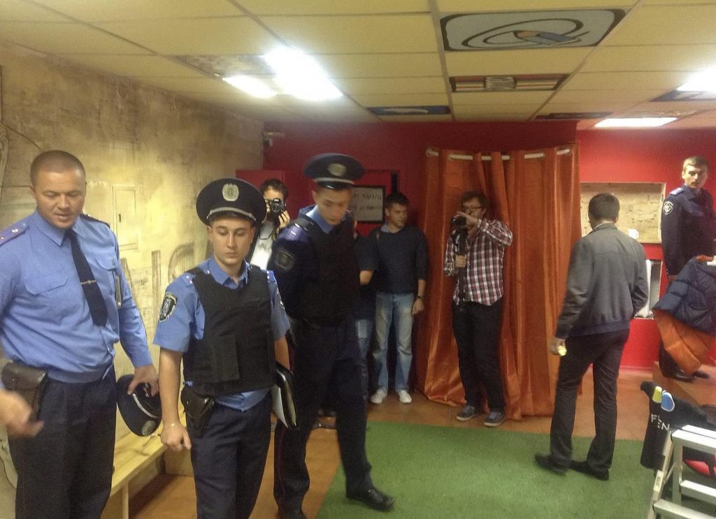 Oπλα στα γραφεία της φεμινιστικής οργάνωσης Femen ανακοίνωσε ότι βρήκε η αστυνομία της Ουκρανίας