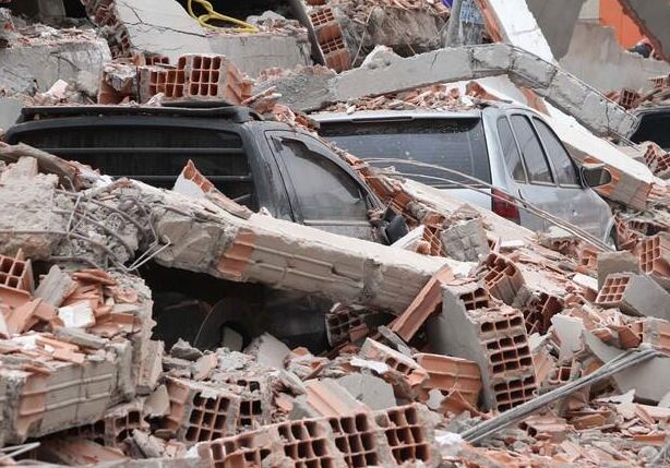 Εξι νεκροί και δεκάδες τραυματίες μετά από κατάρρευση κτιρίου στη Βραζιλία