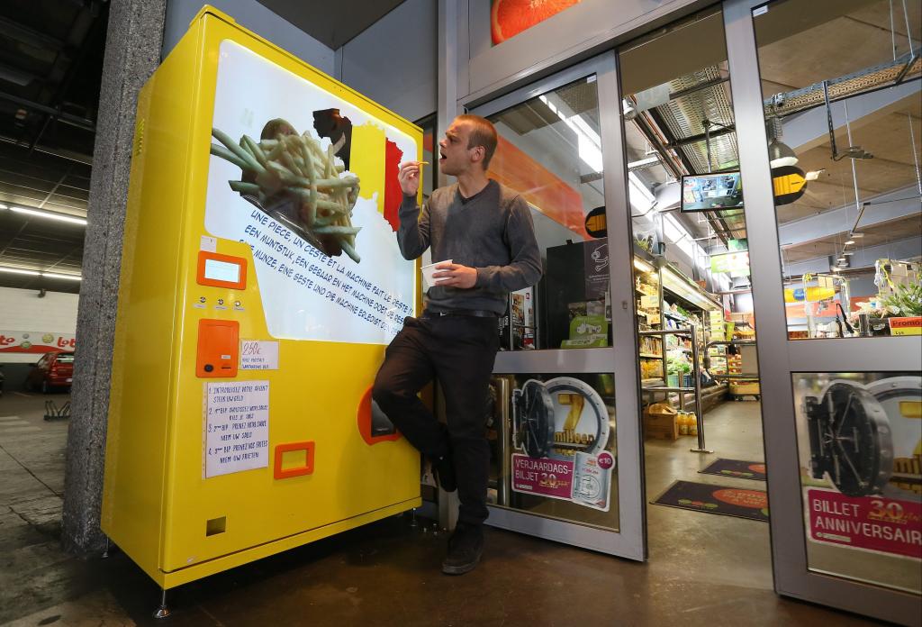 Σε λειτουργία αυτόματοι πωλητές τηγανητής πατάτας!