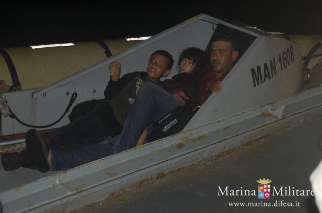 Η Οδύσσεια 350 μεταναστών έληξε στη Σικελία