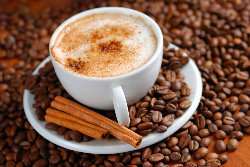 Κινδυνεύουν οι κάτω των 55 που πίνουν περισσότερους από 4 καφέδες την ημέρα αναφέρει έρευνα