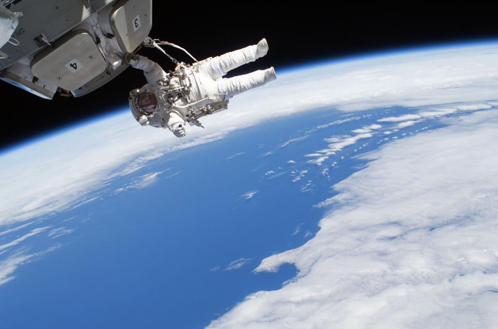 Αστροναύτης περιγράφει πώς κόντεψε να πνιγεί σε διαστημικό περίπατο