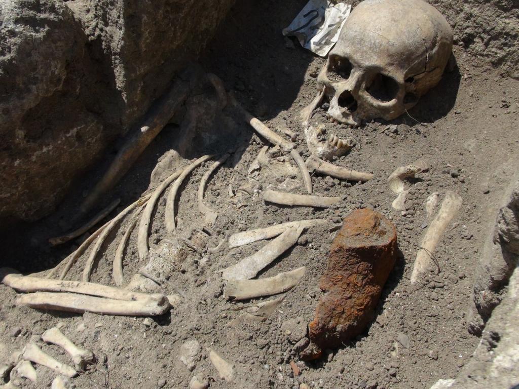 Τον σκελετό ενός βρικόλακα υποστηρίζουν ότι ανακάλυψαν αρχαιολόγοι στη Βουλγαρία | tanea.gr