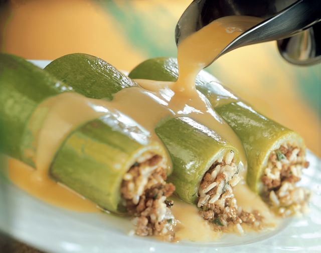 Κολοκυθάκια γεμιστά αυγολέμονο