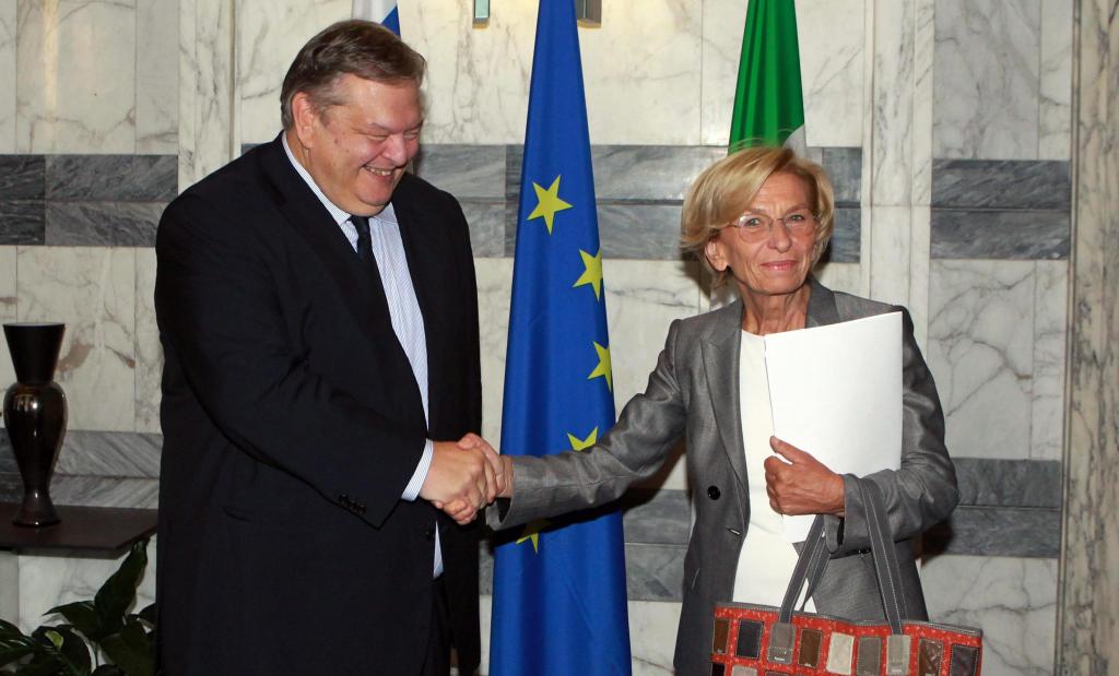 Συμφωνία Ελλάδας – Ιταλίας για οριοθέτηση ΑΟΖ