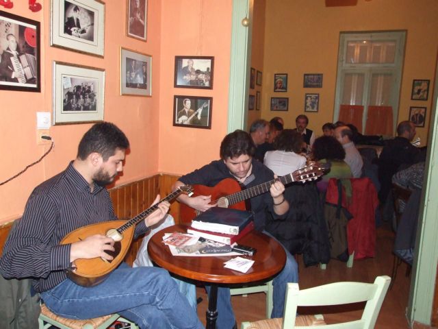 Στα μπουζούκια ΦΠΑ 23%, στις ταβέρνες 13%