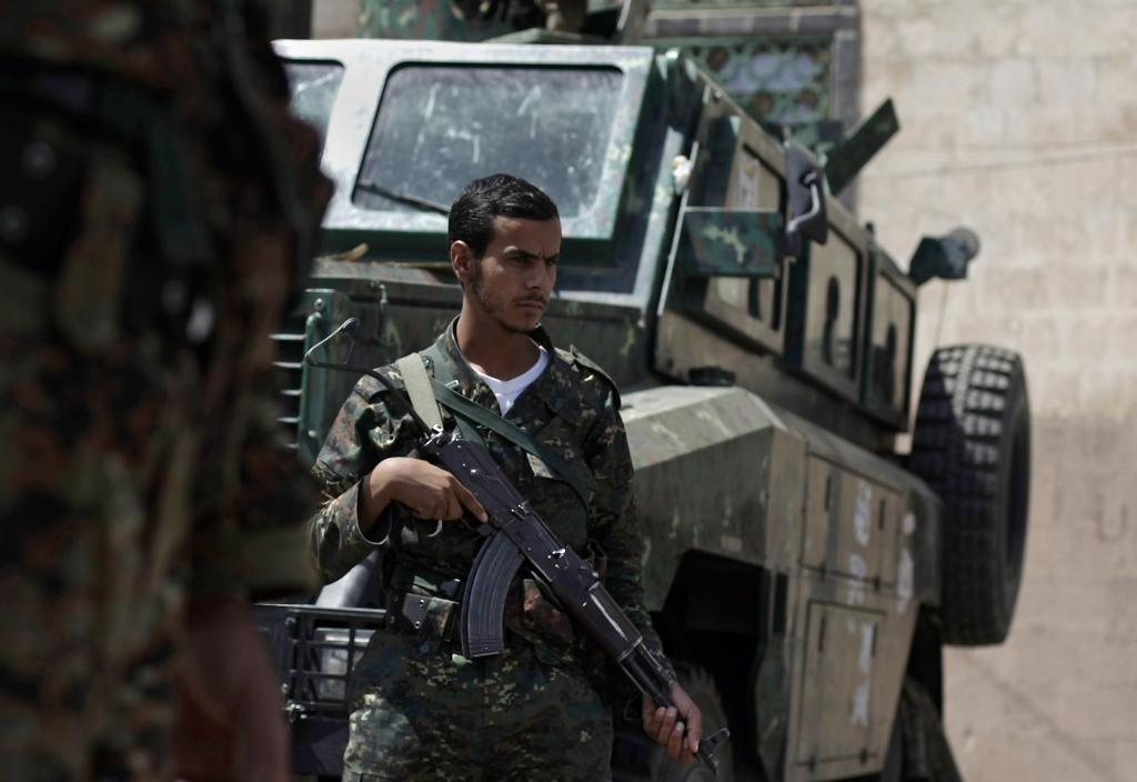 Τουλάχιστον 56 νεκροί στρατιώτες και αστυνομικοί από επιθέσεις της Αλ Κάιντα στην Υεμένη