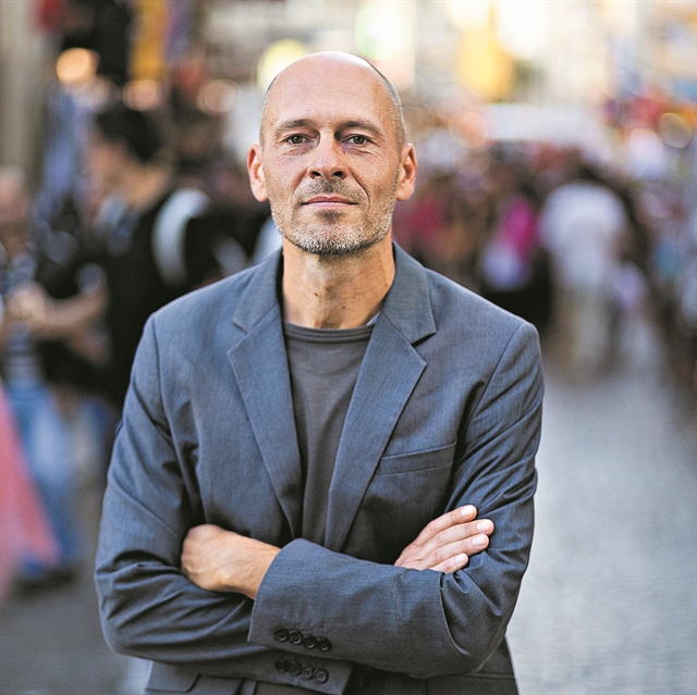 «Η Ελλάδα είναι θύμα του οικονομικού μοντέλου της»