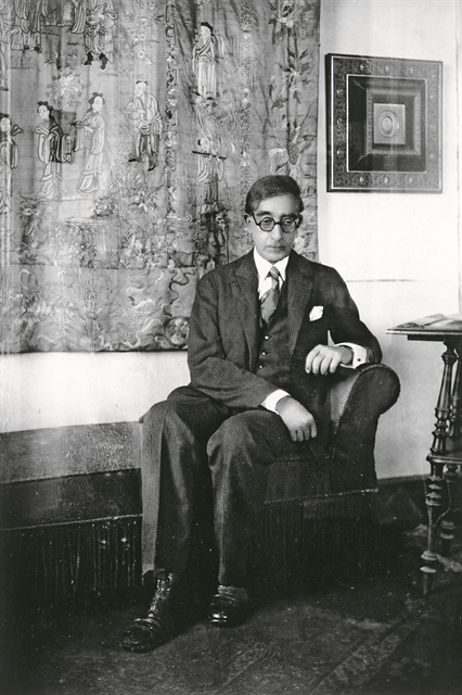 «Μωροθάμαχτοι και αμαθείς»*