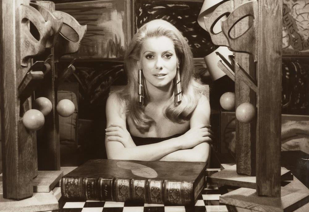 Κατρίν Ντενέβ: 70 κεράκια για την «Ωραία της ημέρας»