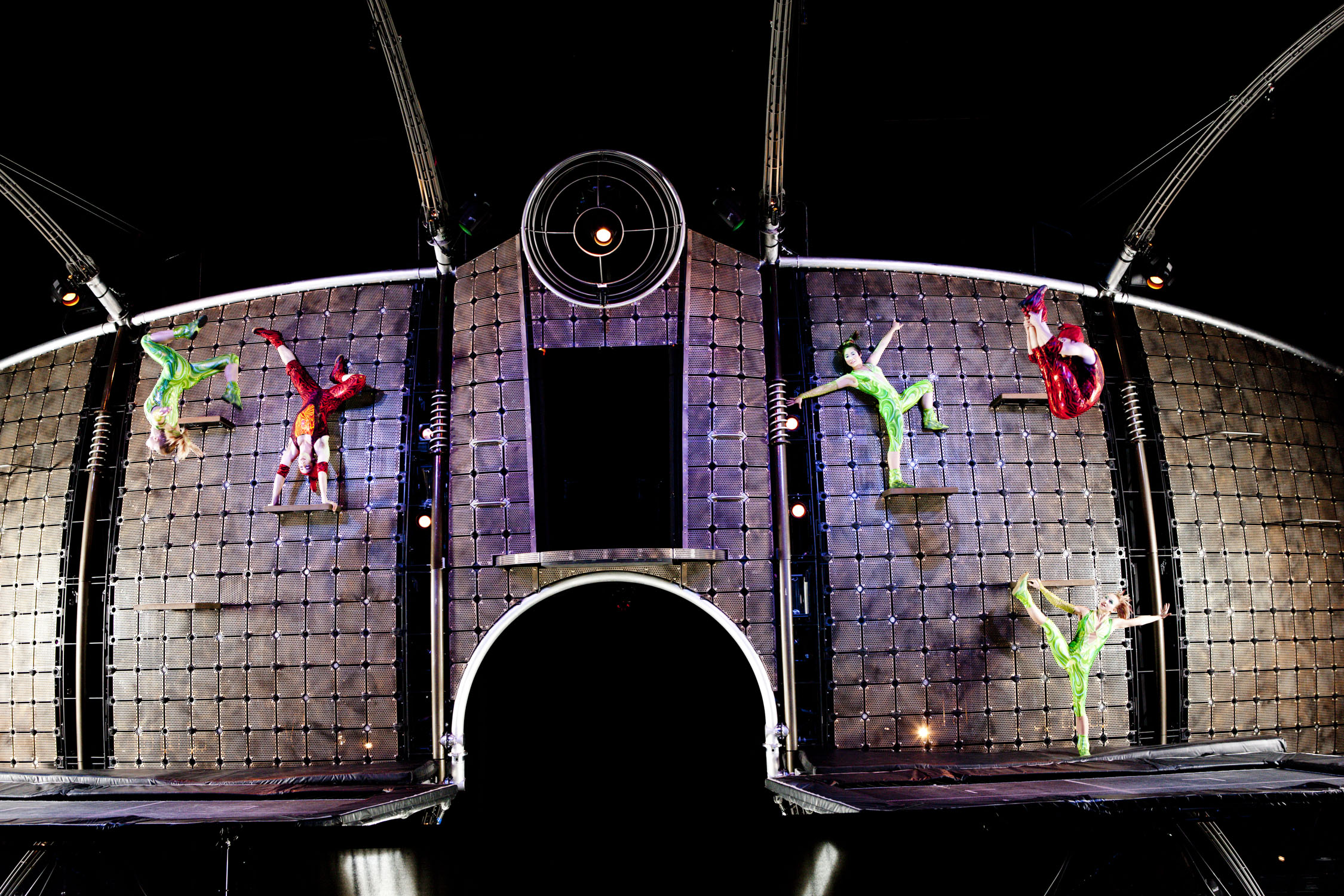 Цирк щелково. Цирк монте карло. Цифровой цирк даты выхода. Всемирный день цирка. Цифровой цирк даты выхода.