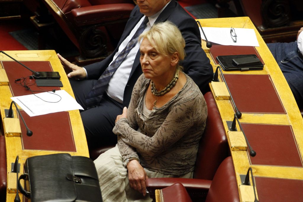 «Οι πολίτες ήξεραν πολύ καλά τι ψήφισαν: πορτιέρηδες σε μπουζουκομάγαζα» είπε η Πιπιλή