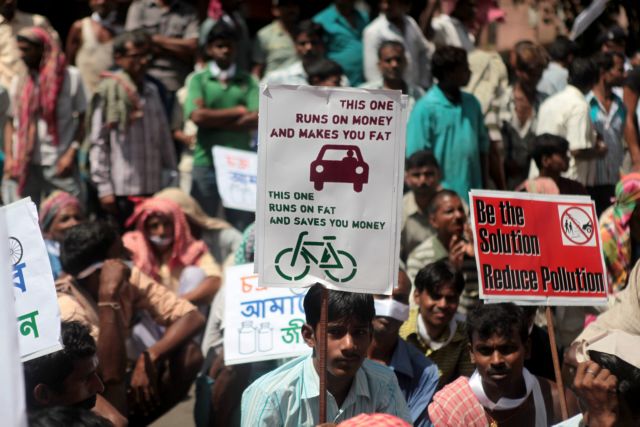 Ινδία: Η Καλκούτα απαγορεύει τα ποδήλατα
