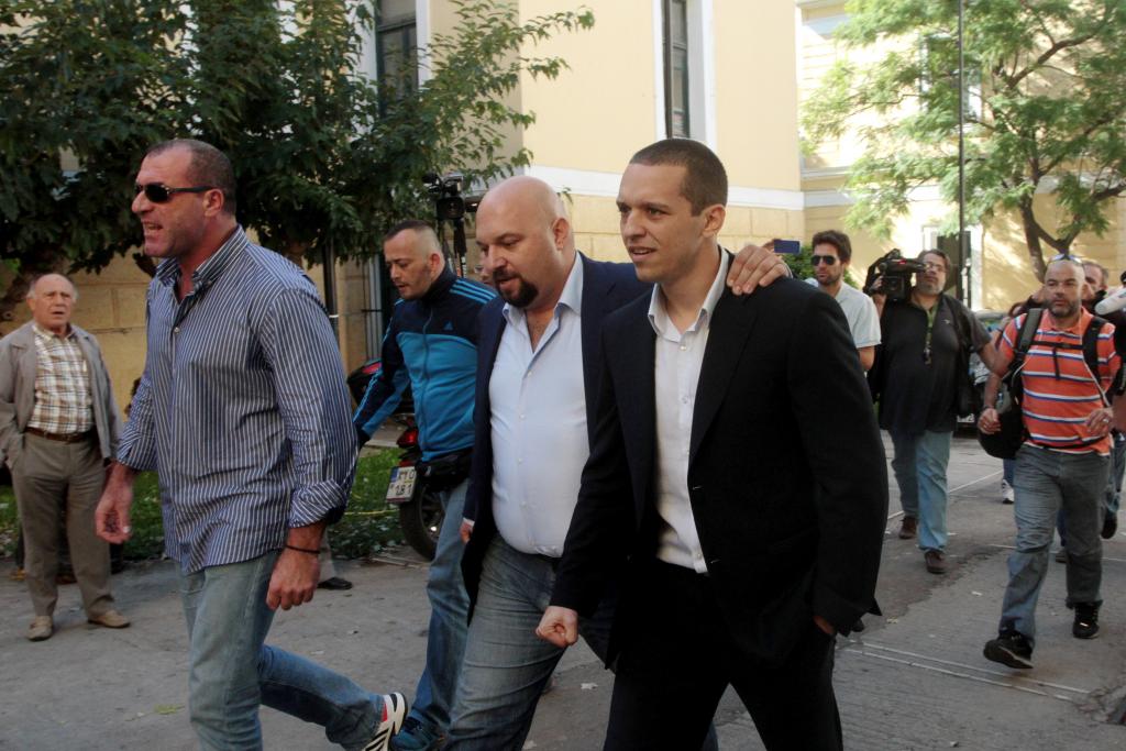 Ελεύθεροι υπό όρους Κασιδιάρης, Παναγιώταρος, Μίχος – προφυλακίζεται ο Λαγός