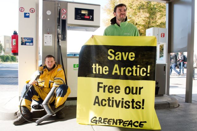 Οι ακτιβιστές που έγιναν… πειρατές