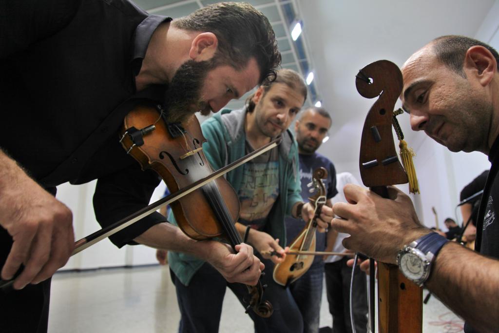 Οι Κρήτες έχουν μαντινάδες και οι Πόντιοι καρσιλαέμαν