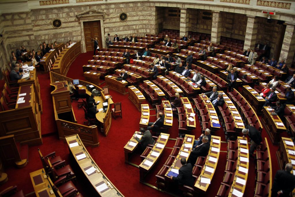Κόντρα κυβέρνησης-ΣΥΡΙΖΑ για παρακολουθήσεις τηλεφώνων από την ΕΥΠ
