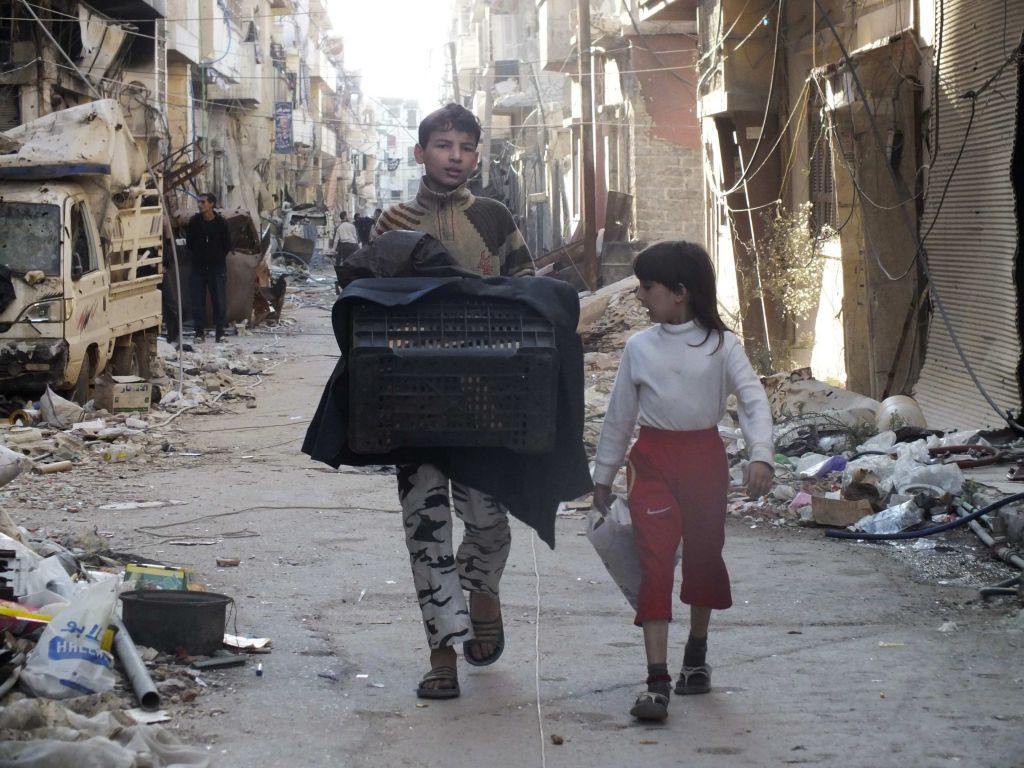 Ένοπλοι αντάρτες απήγαγαν μέλη του Ερυθρού Σταυρού στην επαρχία Ιντλίμπ της Συρίας