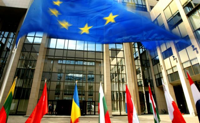 Ανάμεσα σε τραπεζική ένωση και Λαμπεντούζα η Σύνοδος Κορυφής της ΕΕ