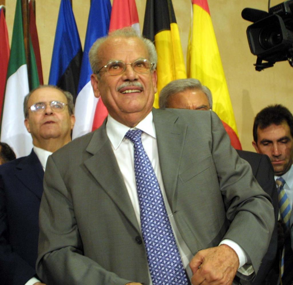 Η δημογραφική αλλοίωση ανησυχεί τους Κύπριους