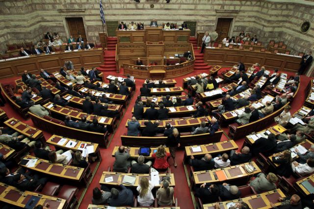 Ενταση στη Βουλή για την επέμβαση στην ΕΡΤ και την απαγόρευση εισόδου των βουλευτών