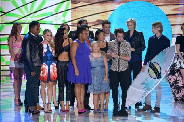 «Glee», Κέιτ Πέρι και Σάντρα Μπούλοκ οδηγούν την κούρσα στα αμερικάνικα βραβεία κοινού