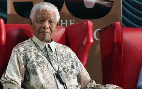«Ο Μαντέλα δεν μπορεί να μιλήσει, επικοινωνεί με νεύματα», λέει η πρώην σύζυγός του
