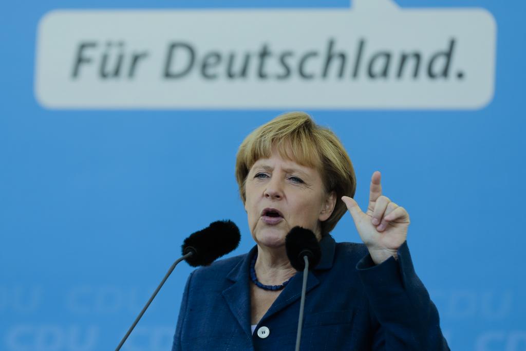 Μέρκελ: «Οι δεσμοί μας με τις ΗΠΑ δεν θα πρέπει να τεθούν σε κίνδυνο για τoν Σνόουντεν»