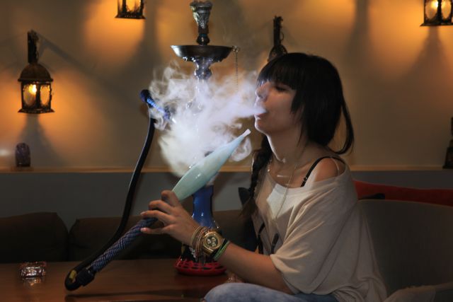 Φύσα, ρούφα, τράβα τονε