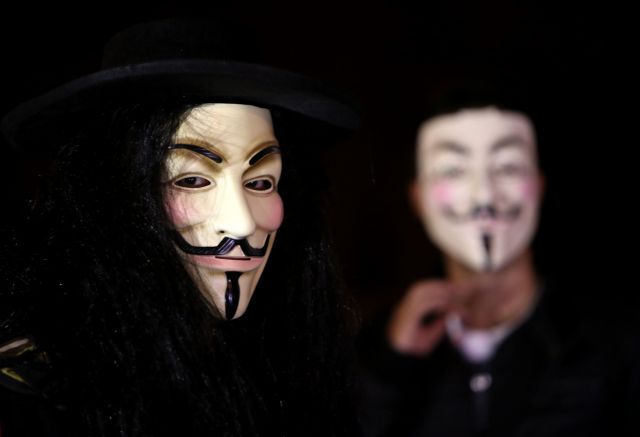 Κάθειρξη δέκα ετών σε μέλος των Anonymous στις ΗΠΑ