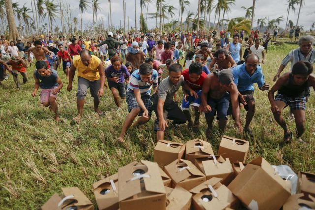 Φιλιππίνες: Ακόμα εκλιπαρούν για βοήθεια!