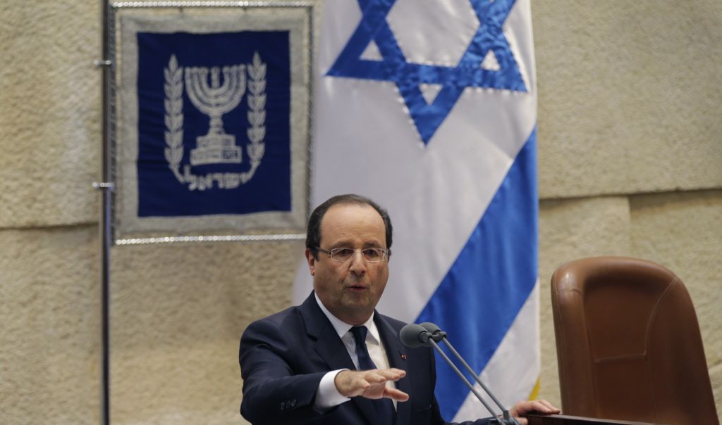 Ολάντ για την επίθεση στη Libération: «Μπήκε στο στόχαστρο η ελεύθερη πληροφόρηση»