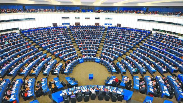 ΕΕ: Απαγόρευση social media σε ανηλίκους κάτω των 16 χωρίς γονική άδεια