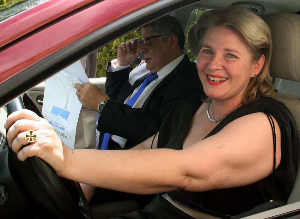 Το «πόθεν έσχες» του Νίκου Μιχαλολιάκου: Πιο πλούσια η Ζαρούλια!