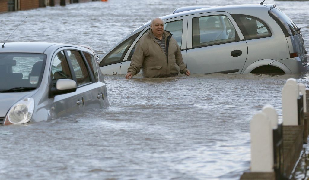 Χάος στη βόρεια Ευρώπη: Τρεις νεκροί, αγνοούμενοι, πλημμύρες και μπλακάουτ στις συγκοινωνίες από τη σφοδρή κακοκαιρία