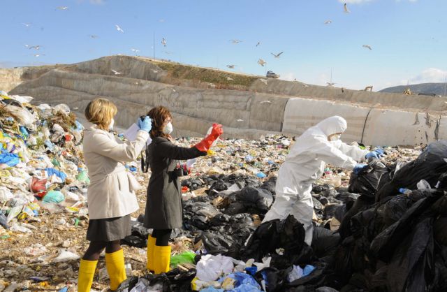 Το τοξικό χρυσάφι της Φυλής: Η μαφία των σκουπιδιών λυμαίνεται τους ΧΥΤΑ
