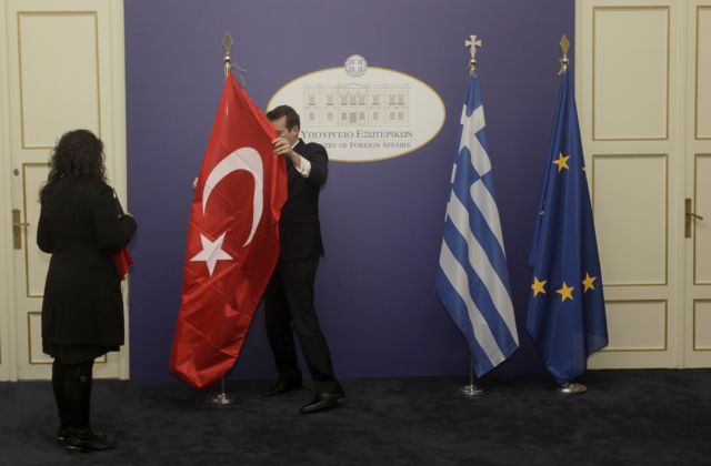 «Η ΕΕ έχει 28 ισότιμα κράτη-μέλη» υπενθυμίζει η Αθήνα στην Αγκυρα