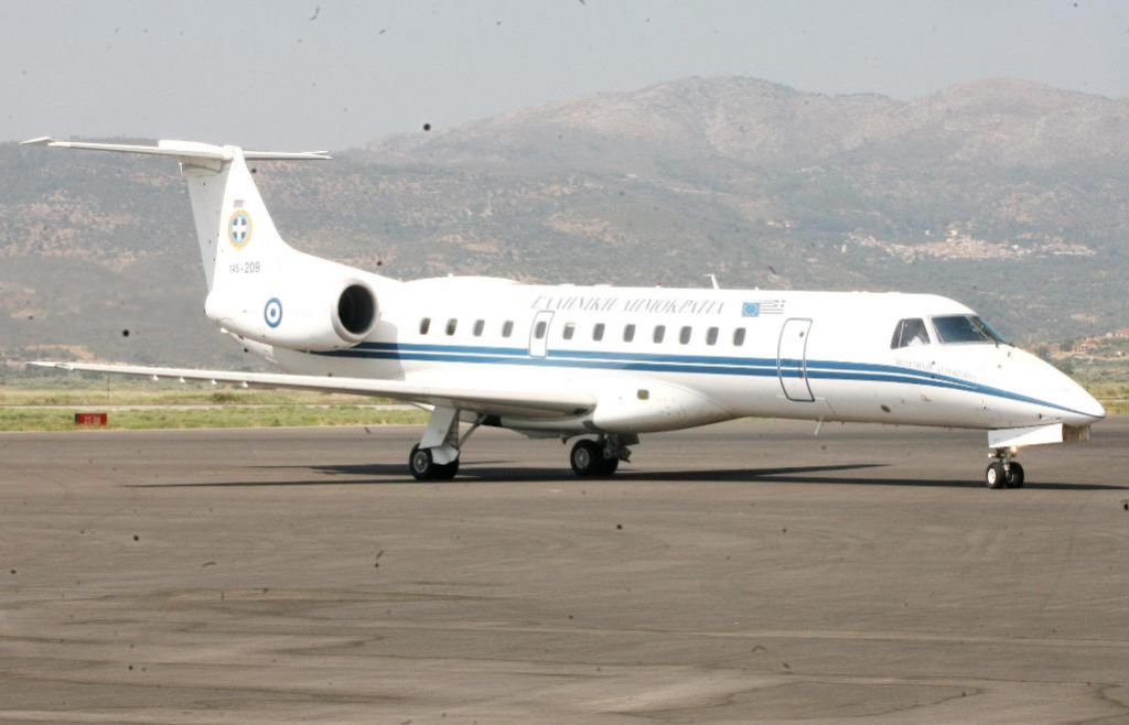 Βλάβη εν πτήσει του κυβερνητικού αεροπλάνου – δεν πάει στο Μπακού ο Σαμαράς