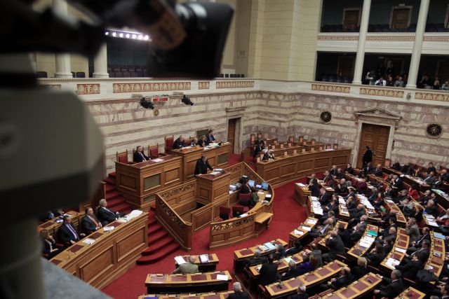 Στην Ολομέλεια της Βουλής η «μάχη» για τον Ενιαίο Φόρο Ακινήτων