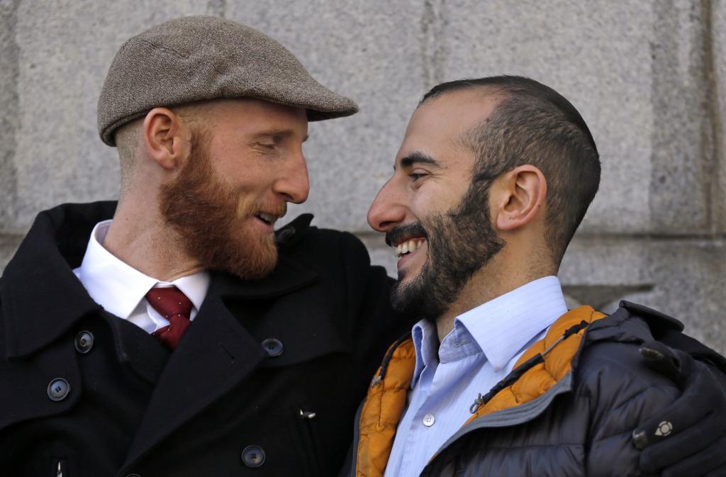 Ομοφυλόφιλοι ιταλοί διπλωμάτες ζητούν ίσα δικαιώματα για τους συντρόφους τους