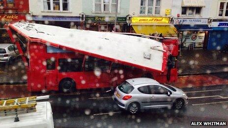 Ενα ακόμη «τρελό» λεωφορείο σκόρπισε τον πανικό στο Λονδίνο