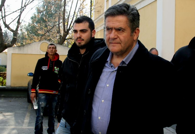 Οργή για τον Τομπούλογλου που πιάστηκε με τη μίζα στα χέρια - απολογείται την Παρασκευή | tanea.gr Οργή για τον Τομπούλογλου που πιάστηκε με τη μίζα στα χέρια - απολογείται την Παρασκευή | tanea.gr