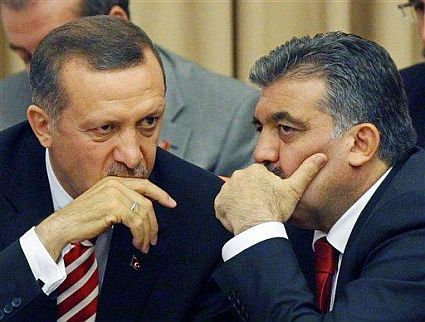Τουρκία: Διευθέτηση της κρίσης με τροποποίηση του Συντάγματος προτείνει ο Γκιούλ