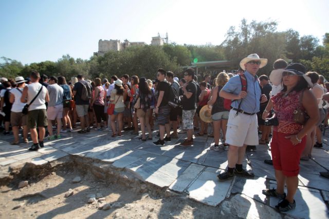 Στην Ελλάδα η μεγαλύτερη αύξηση σε διανυκτερεύσεις τουριστών για το 2013