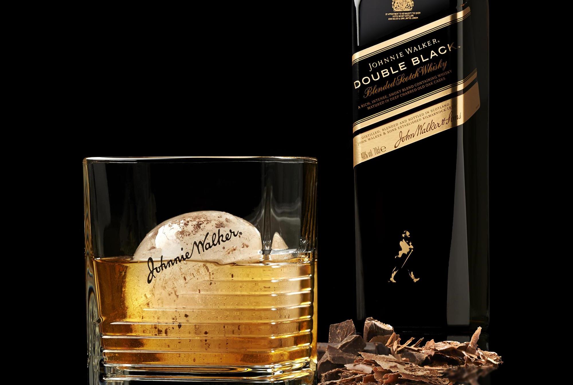 Johnnie Walker Double Black Διπλά μαύρο, μοναδικά ιδιαίτερο στον